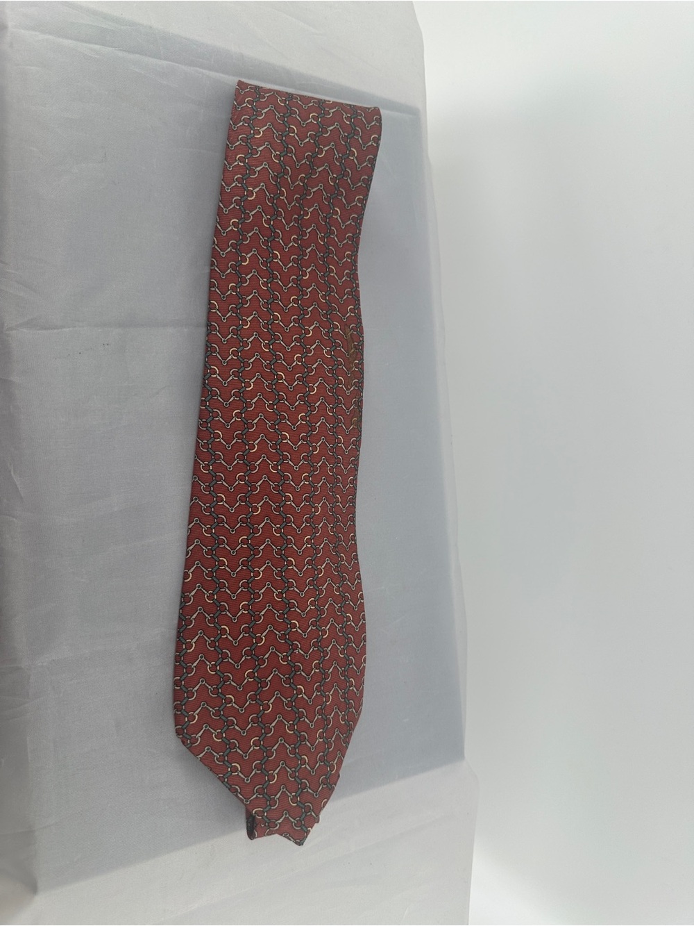 Saks fifth avenue red equestrian horsebit silk tie